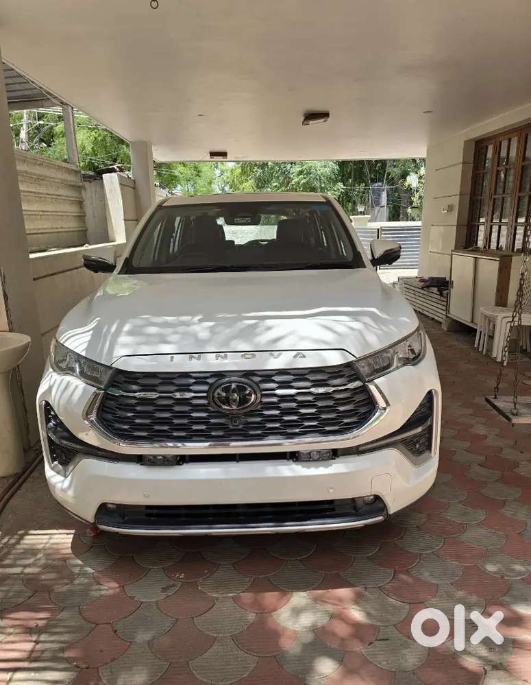 Toyota Innova Hycross 2023 Petrol Good Condition