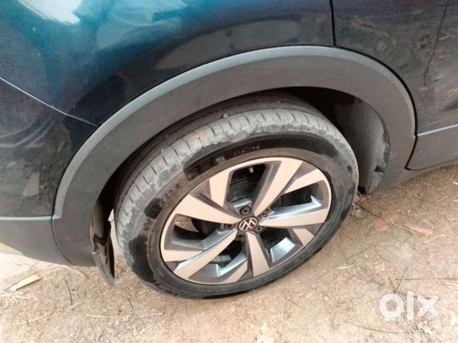 Volkswagen Taigun 1.0 Tsi Topline At, 2023, Petrol