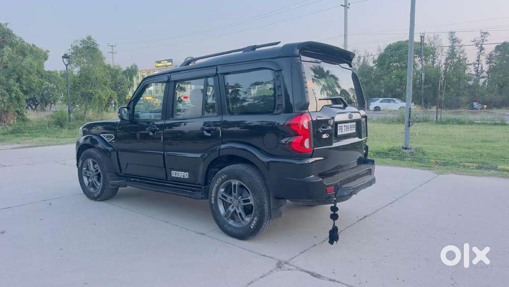 Mahindra Scorpio [2020-2022] 2.2 S9, 2022, Diesel