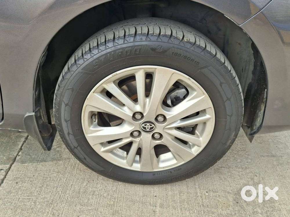 Toyota Yaris V Cvt, 2018, Petrol