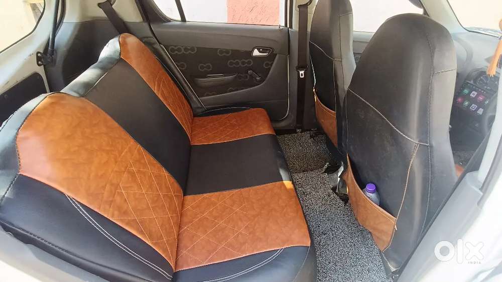 Charo Tayar New Hai
Seat Covar Or Android Sestam Laga Hua Hai
 Abhi B