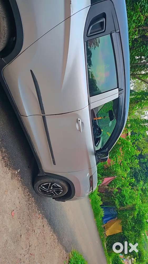 Mahindra Kuv 100 2016 Diesel 42800 Km Driven