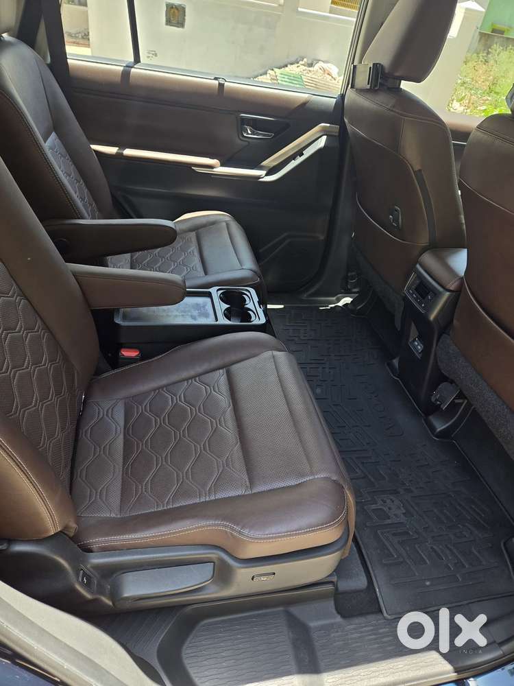 Toyota Innova Hycross 2.0 Zx Hybrid 7 Str, 2023, Petrol