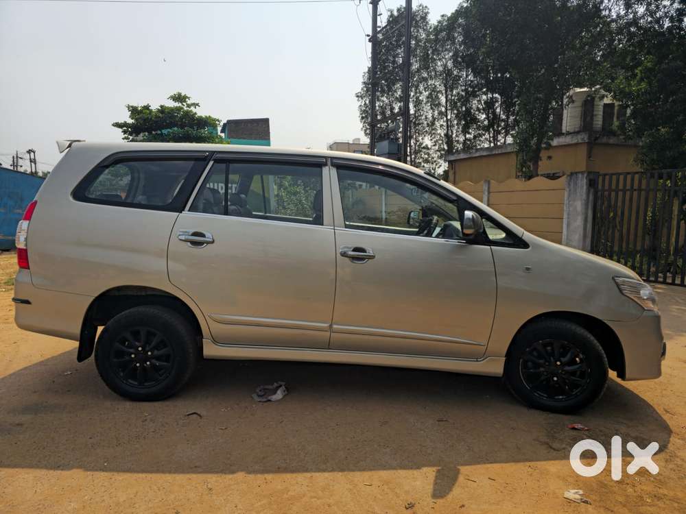 Toyota Innova 2.5 G (diesel) 8 Seater, 2015, Diesel