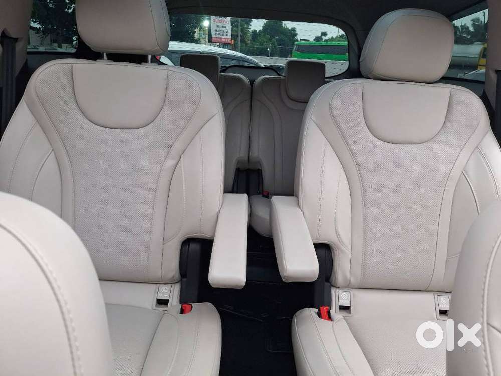 Mahindra Xuv700 Ax7l 6 Str At, 2025, Diesel