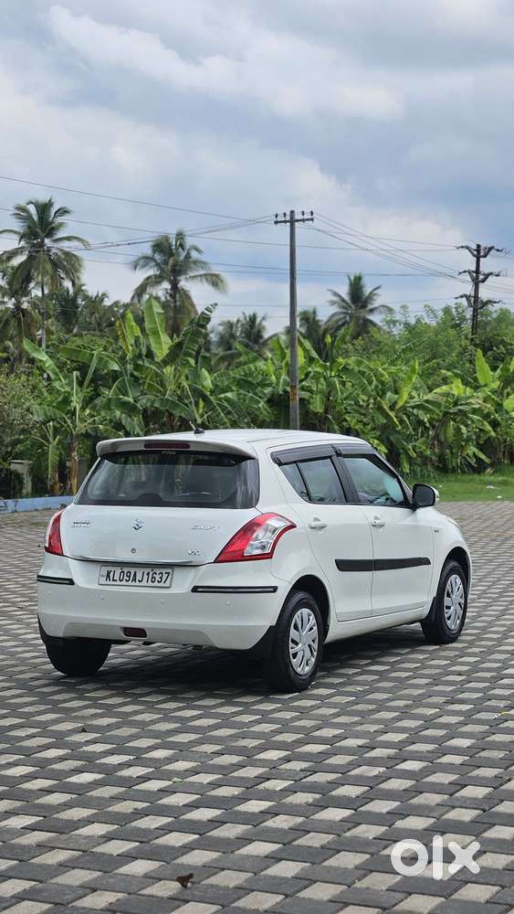 Maruti Suzuki Swift Vxi Abs Bsiv, 2015, Petrol