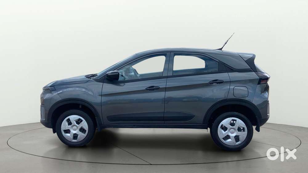 Tata Nexon Smart Plus S 1.2 Revotron Petrol 5 Mt, 2025, Petrol