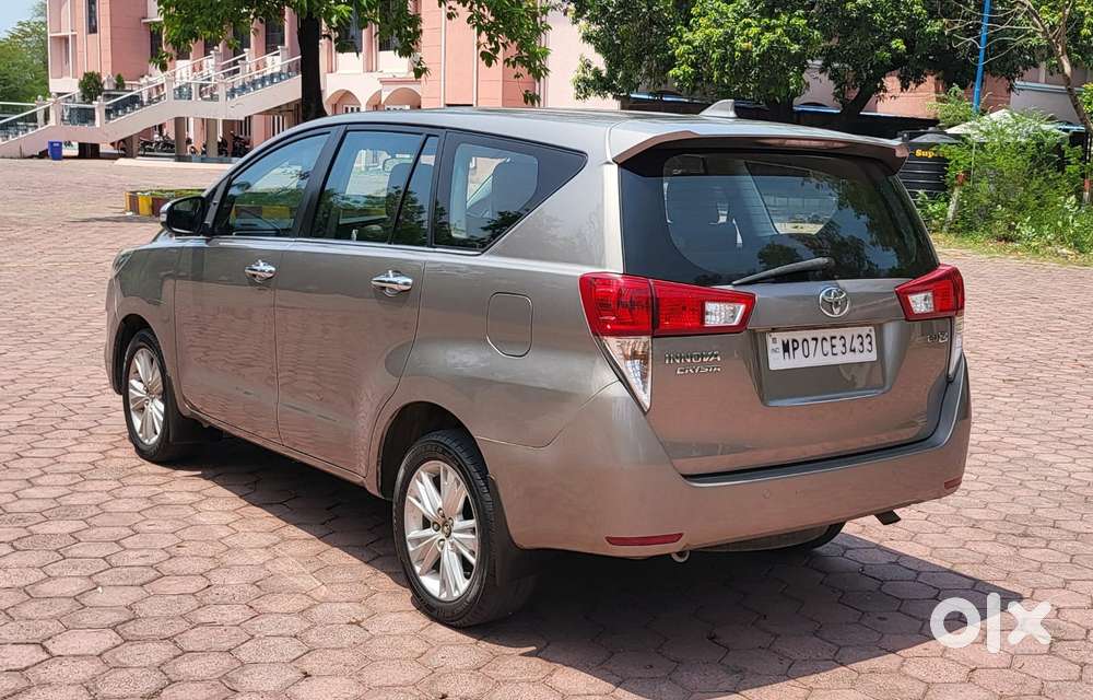 Toyota Innova Crysta 2.8 Zx At 7 Seater, 2016, Diesel