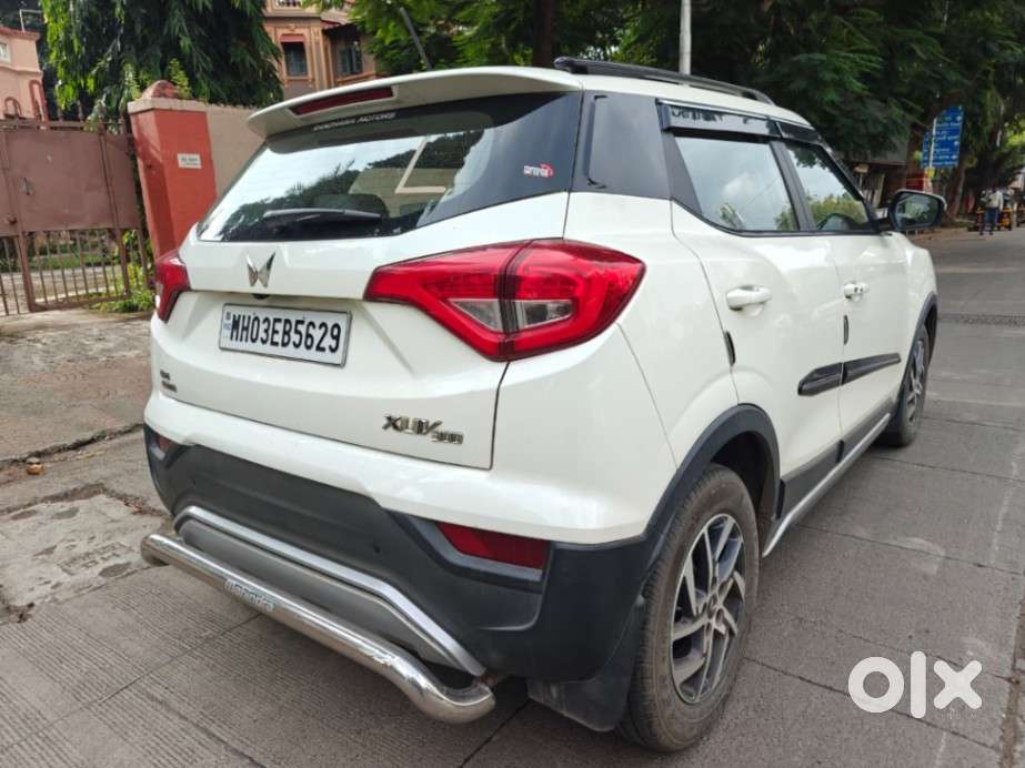 Mahindra Xuv300 1.2 W8 (o) Amt Petrol, 2023, Petrol
