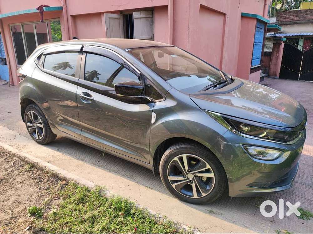 Tata Altroz Petrol With Sunroof In Good Condition