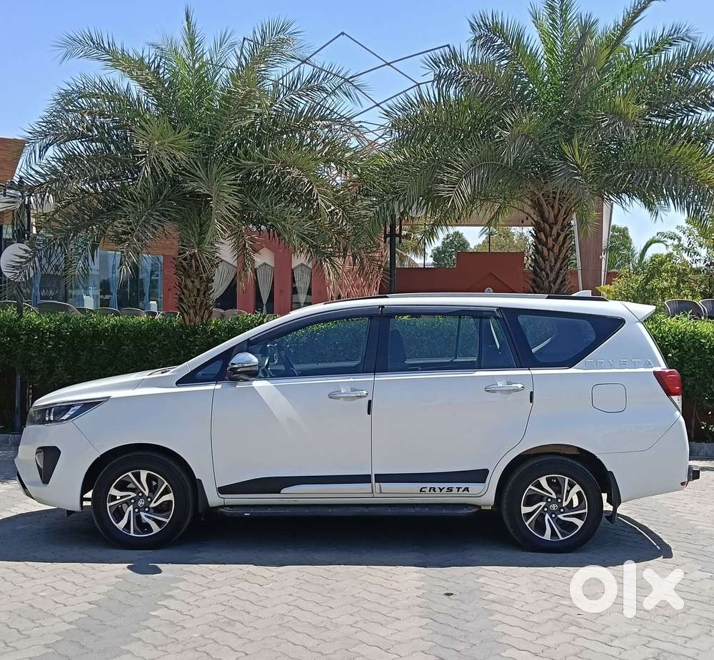 Toyota Innova Crysta 2.4 V 8 Str, 2022, Diesel