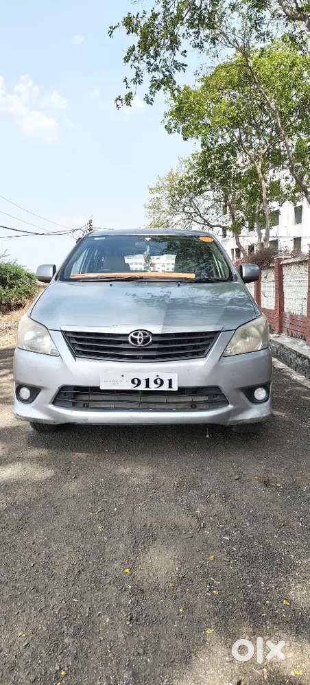 Toyota Innova 2016 Diesel 230000 Km Driven