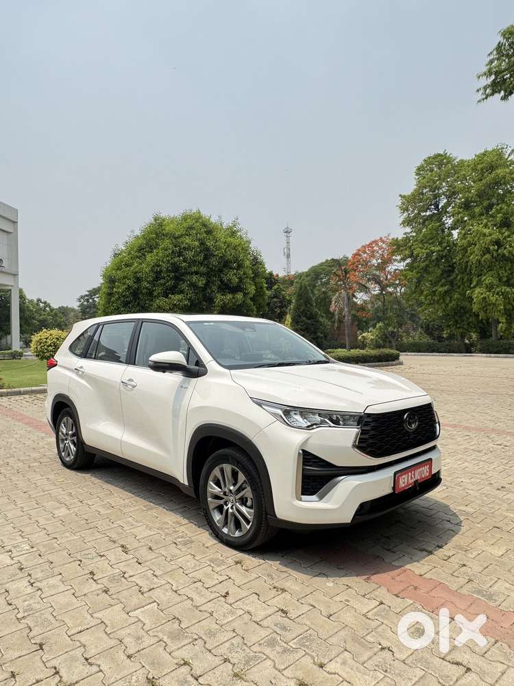 Toyota Innova Hycross 2.0 Zx (o) Hybrid 7 Str, 2025, Petrol