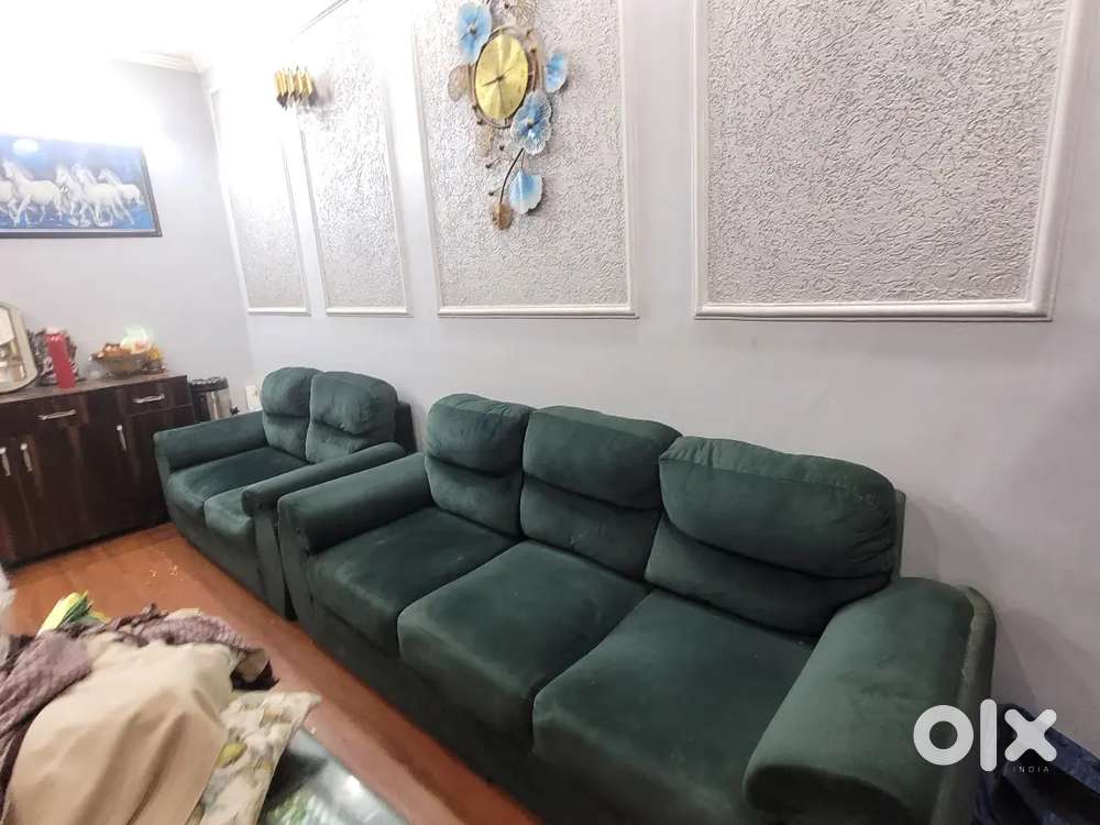 Cushney green beautiful sofa ( 3 seater and 2 seater)