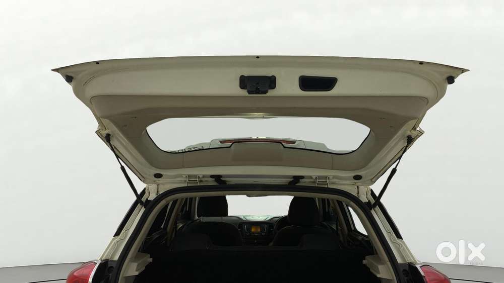 Mahindra Xuv300 1.2 W8 (o) Amt Petrol, 2022, Petrol