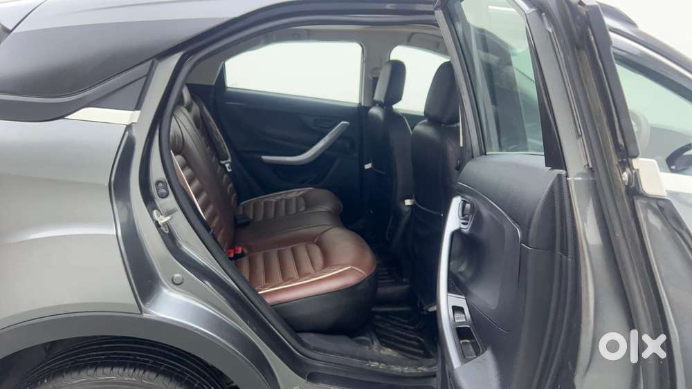 Tata Nexon 1.2 Revotron Xma Amt (s), 2023, Petrol