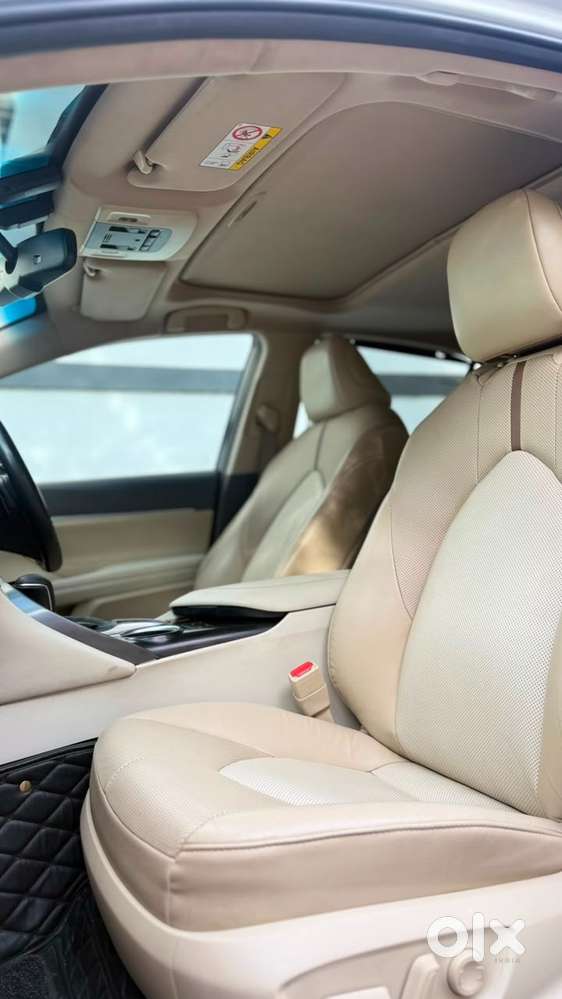 Toyota Camry Hybrid, 2022, Petrol