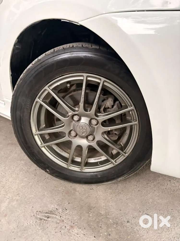 Toyota Etios Sportivo 2012