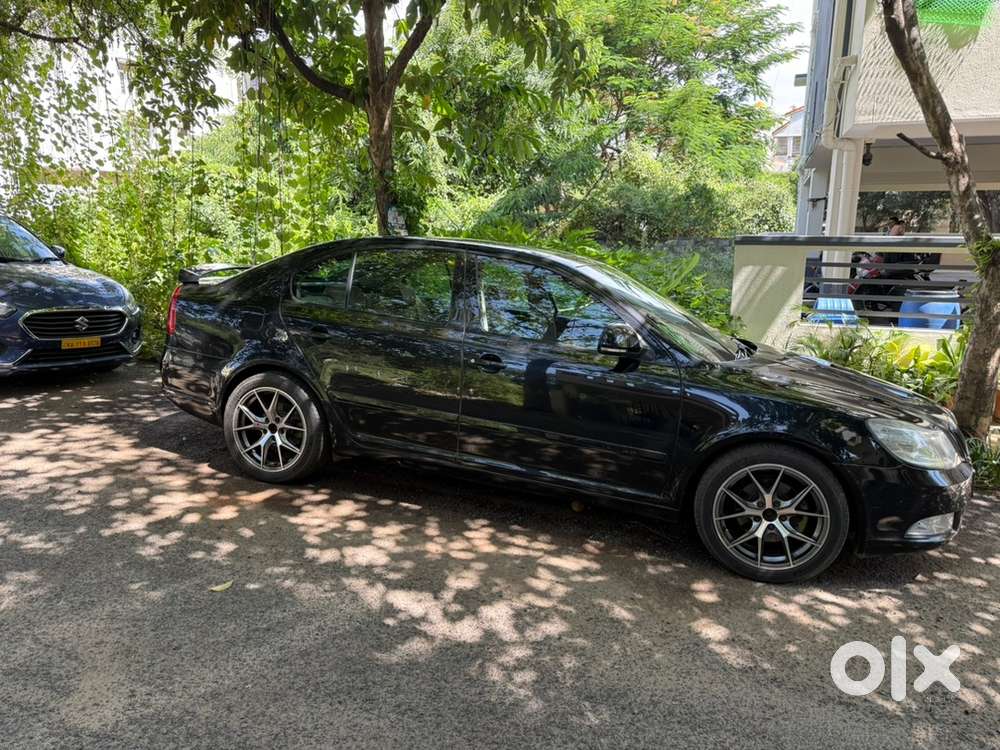 Skoda Laura 2.0 Ambition 2011