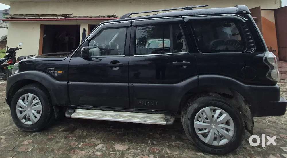 Mahindra Scorpio S6 Plus 2017 Diesel Manual