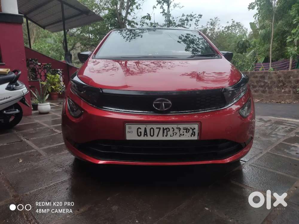 Tata Altroz 1.2 Xz+ I Turbo ( Downtown Red With Black Top)