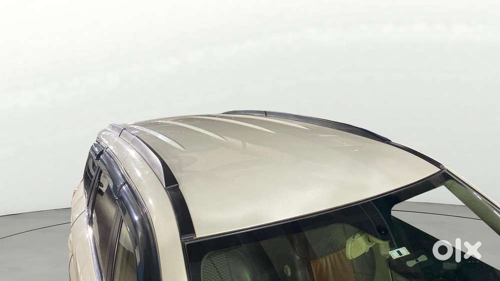 Mahindra Xuv500 At G 2.2 Mhwak, 2017, Petrol