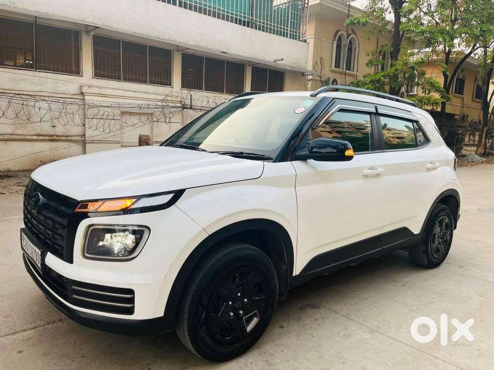 Hyundai Venue S(o) Knight Edition Mt, 2023, Petrol