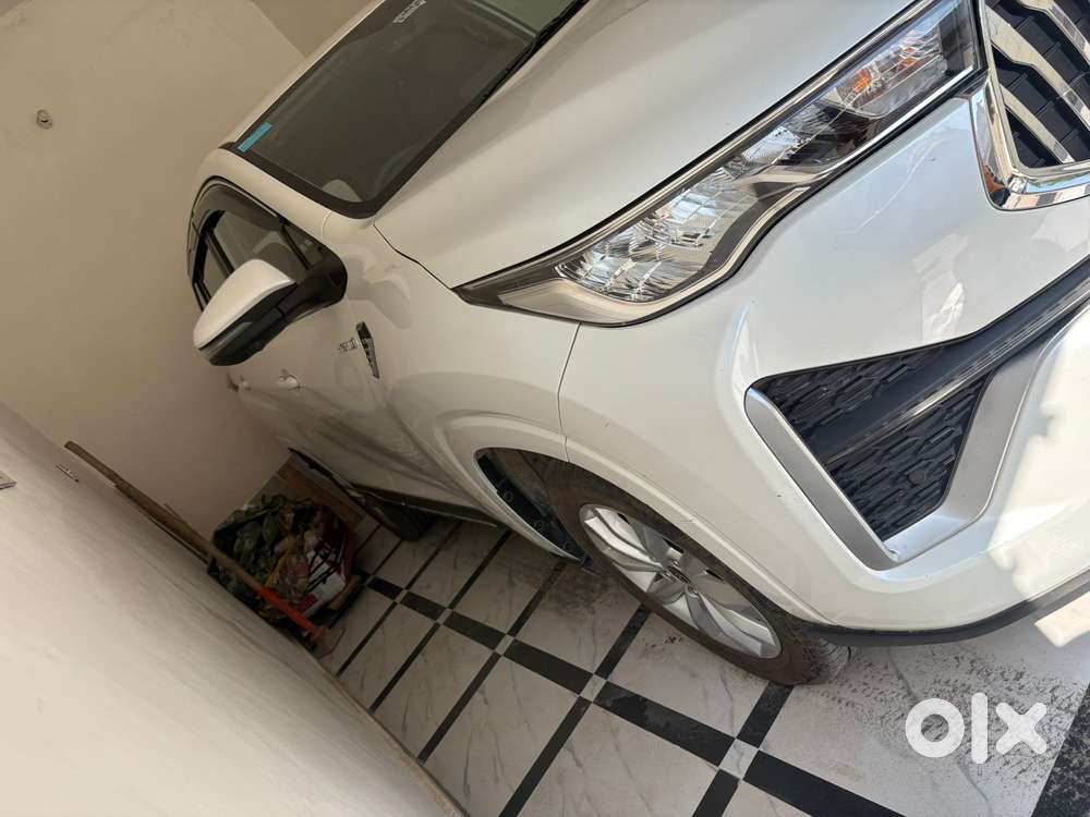 Toyota Innova Hycross 2.0 Vx Hybrid 7 Str, 2025, Petrol