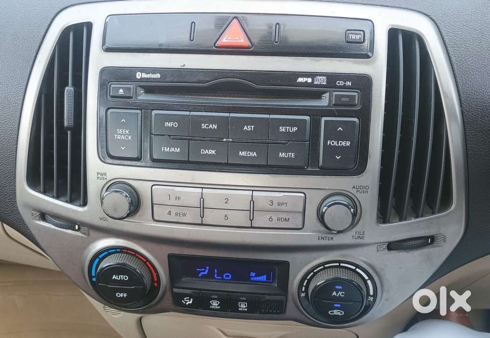 Hyundai I20 Sportz 1.2 Mt Dual Tone, 2013, Diesel