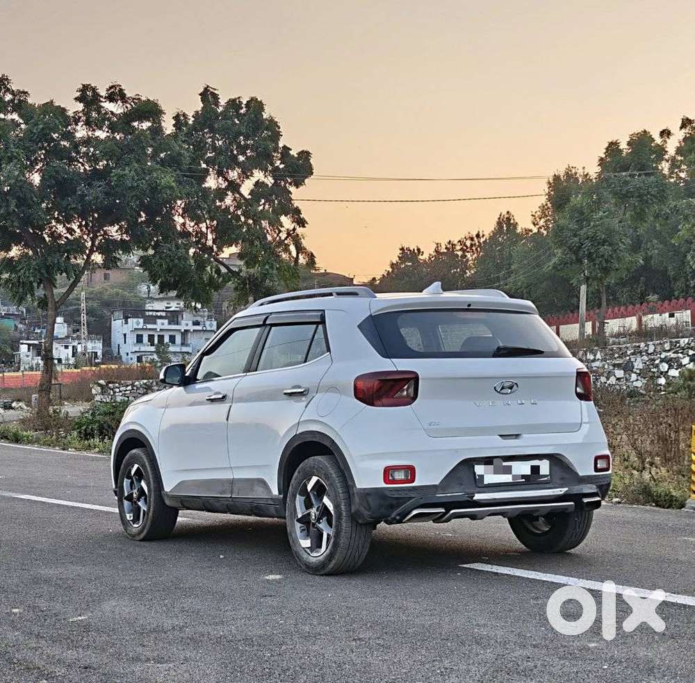Hyundai Venue Sx (o) Mt 1.5 Diesel, 2021, Diesel