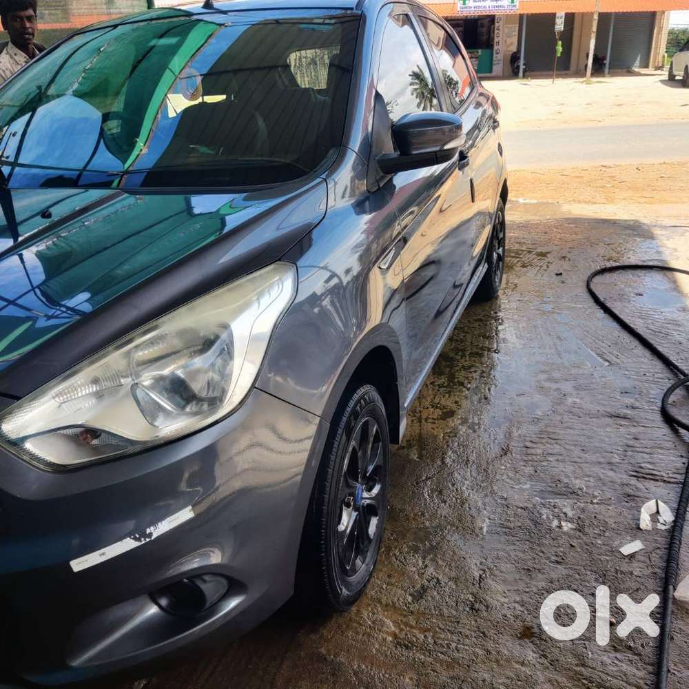 Ford Figo Titanium 1.2 Petrol Mt   2017
