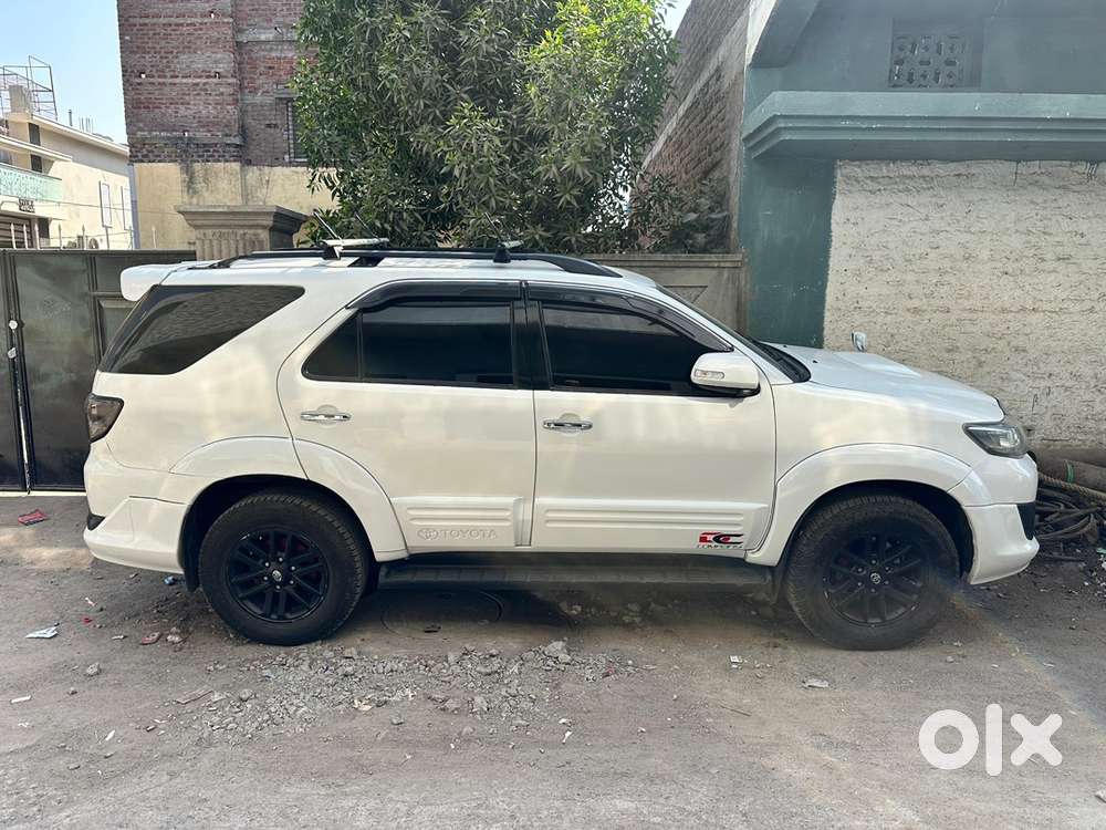 Toyota Fortuner Diesel 200000 Km Driven