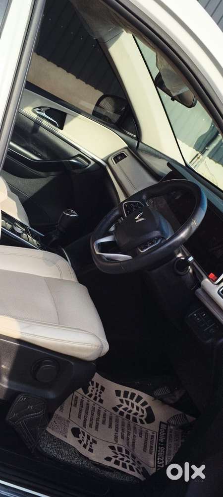 Mahindra Xuv700 2.2 Ax 7 Diesel Mt Luxury Pack Str, 2023, Diesel