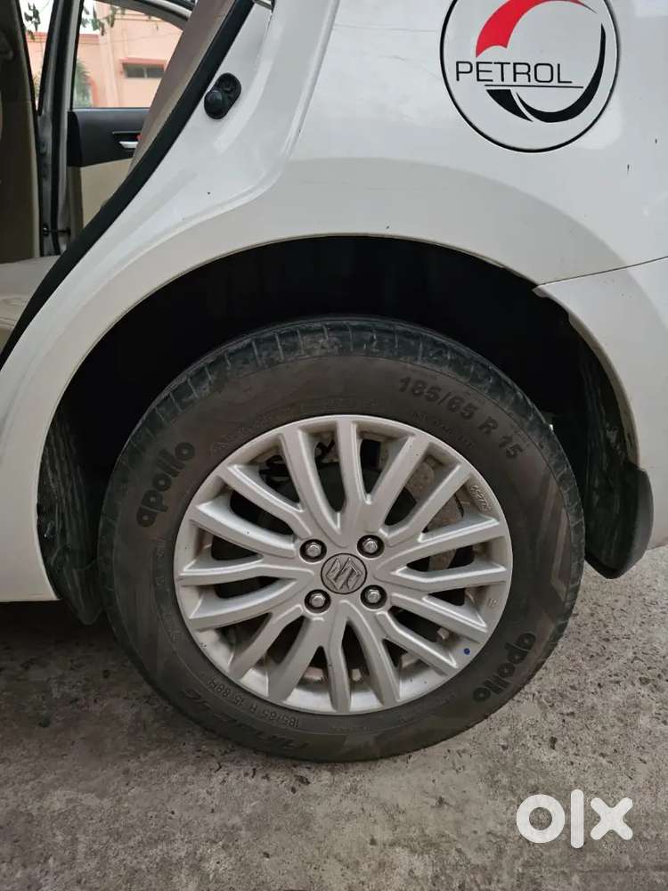 Top Notch Condition 25+ Mileage
Manual  Touchscreen, System And Gps