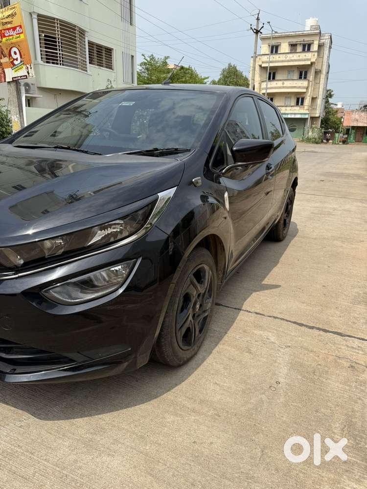 Tata Altroz 1.2 Xta Petrol Dct, 2023, Petrol