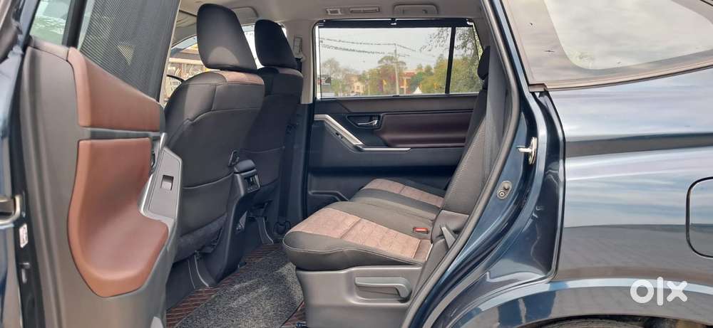 Toyota Innova Hycross 2.0 Vx Hybrid 8 Str, 2025, Petrol