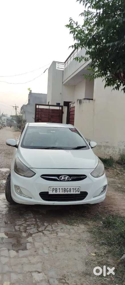 Hyundai Verna 2013 Diesel 180000 Km Driven