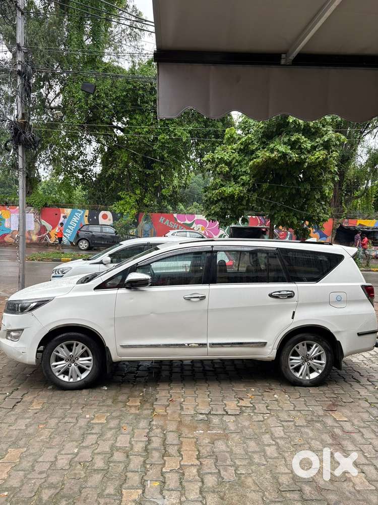 Toyota Innova Crysta 2018