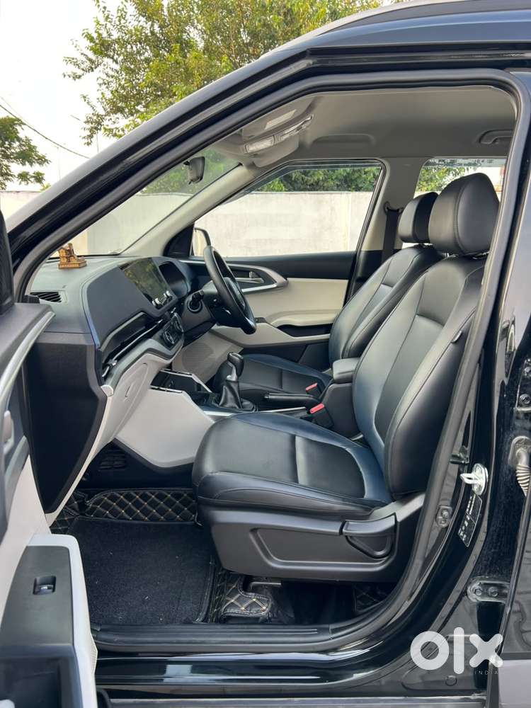 Kia Carens G 1.5 6mt Premium (o) 7-seater, 2024, Petrol