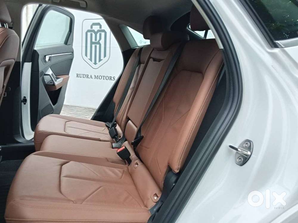 Audi Q3 40 Tfsi Premium Plus, 2025, Petrol