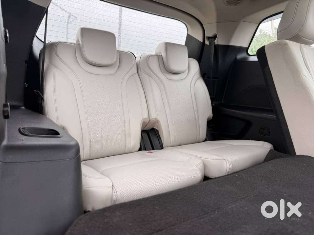 Mahindra Xuv700 2.2 Ax 7 Diesel At Luxury Pack Str Awd, 2022, Diesel