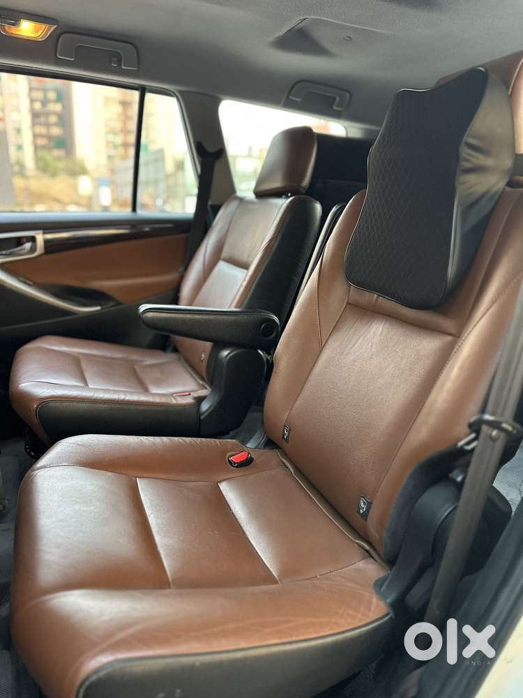Toyota Innova Crysta 2.8 Zx At 7 Seater, 2016, Diesel