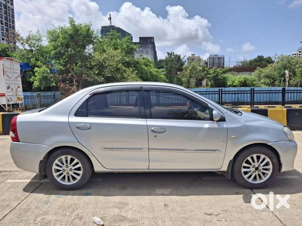 Toyota Etios V, 2011, Petrol
