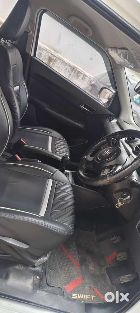 Maruti Suzuki Swift Vxi + Manual, 2022, Petrol