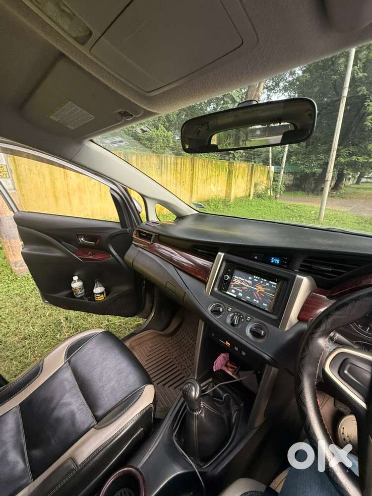 Toyota Innova Crysta 2016 Diesel Well Maintained