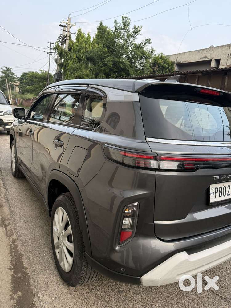 Maruti Suzuki Grand Vitara 1.5 Delta Smart Hybrid At, 2023, Petrol