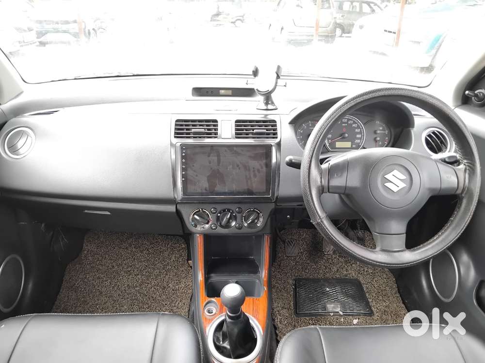 Maruti Suzuki Swift Vxi 1.2 Abs Bs-iv, 2011, Petrol