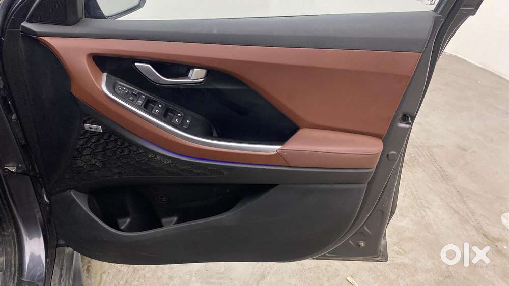 Hyundai Alcazar 2.0 Signature (o) Petrol At 6 Str, 2021, Petrol