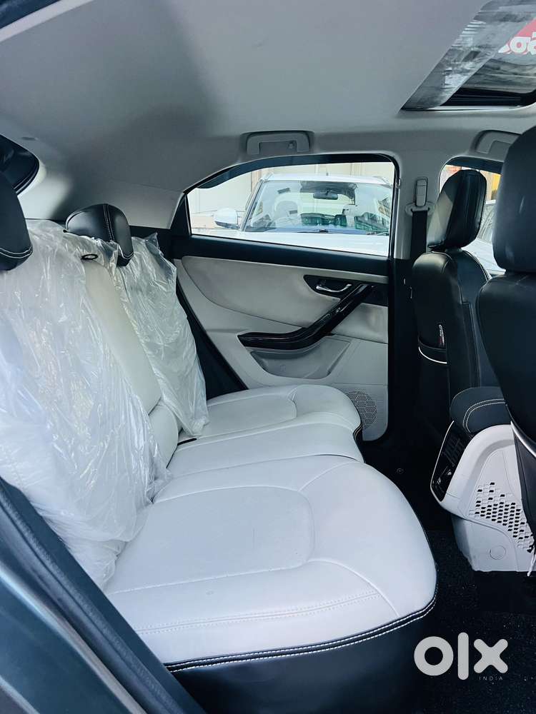 Tata Nexon, 2023, Petrol