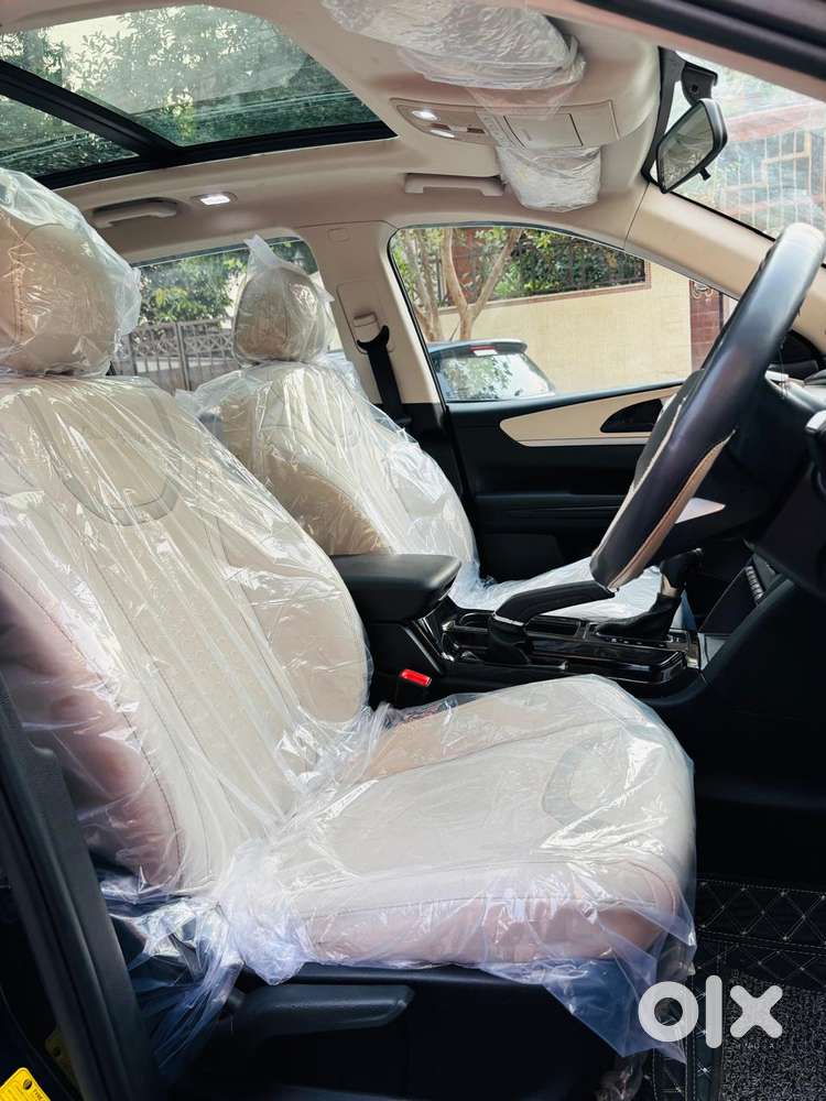 Mahindra Xuv700 2.2 Ax 5 Diesel At 7 Str, 2022, Diesel